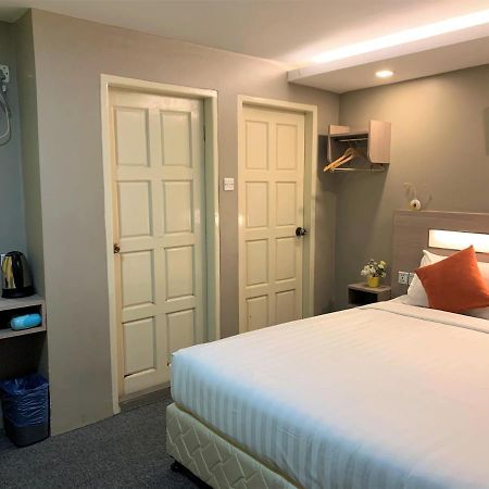 The Vibe Inn Yangon Ngoại thất bức ảnh