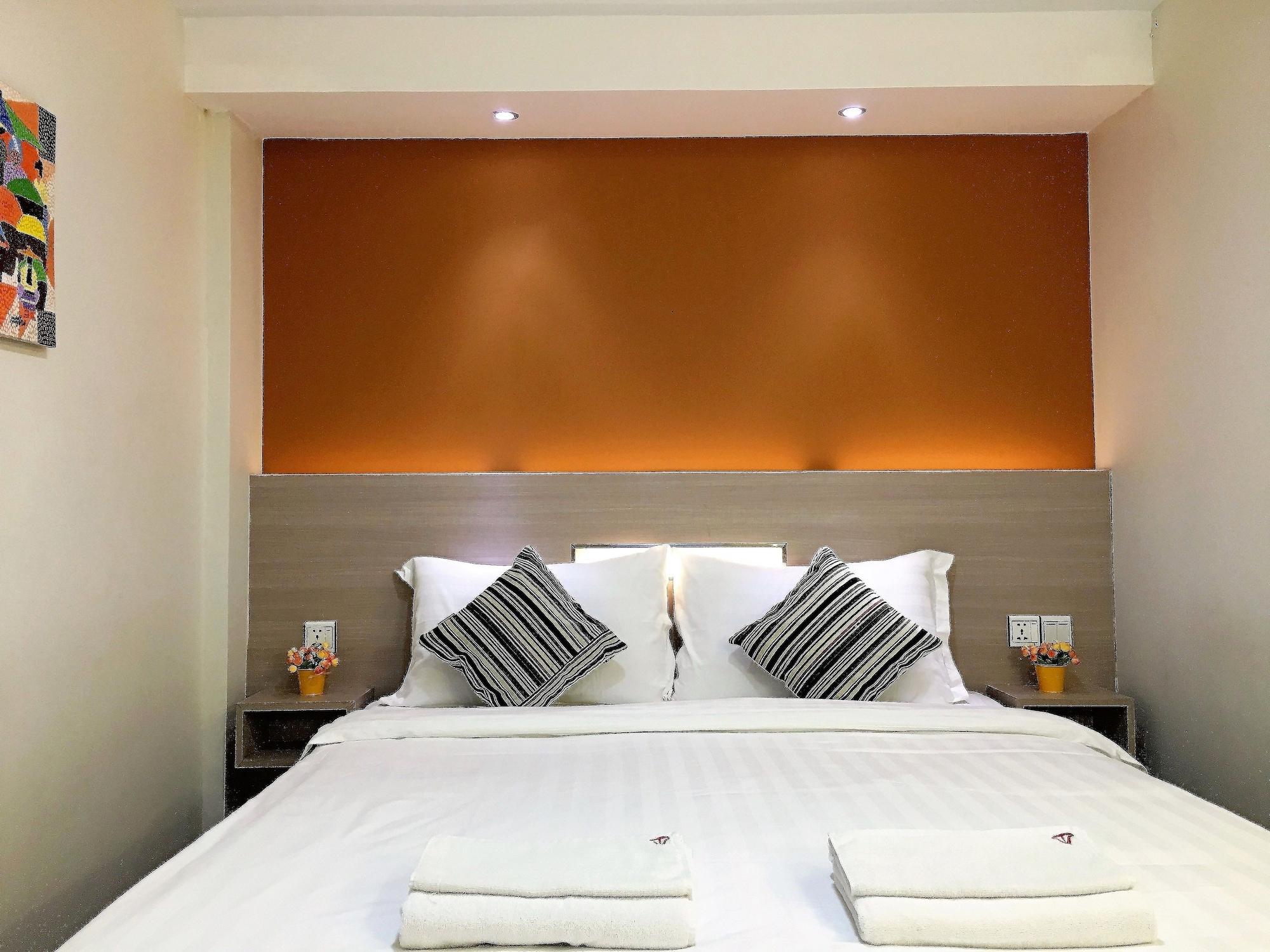 The Vibe Inn Yangon Ngoại thất bức ảnh