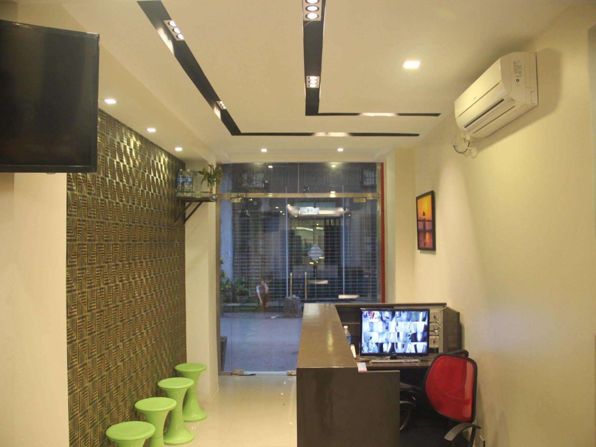 The Vibe Inn Yangon Ngoại thất bức ảnh