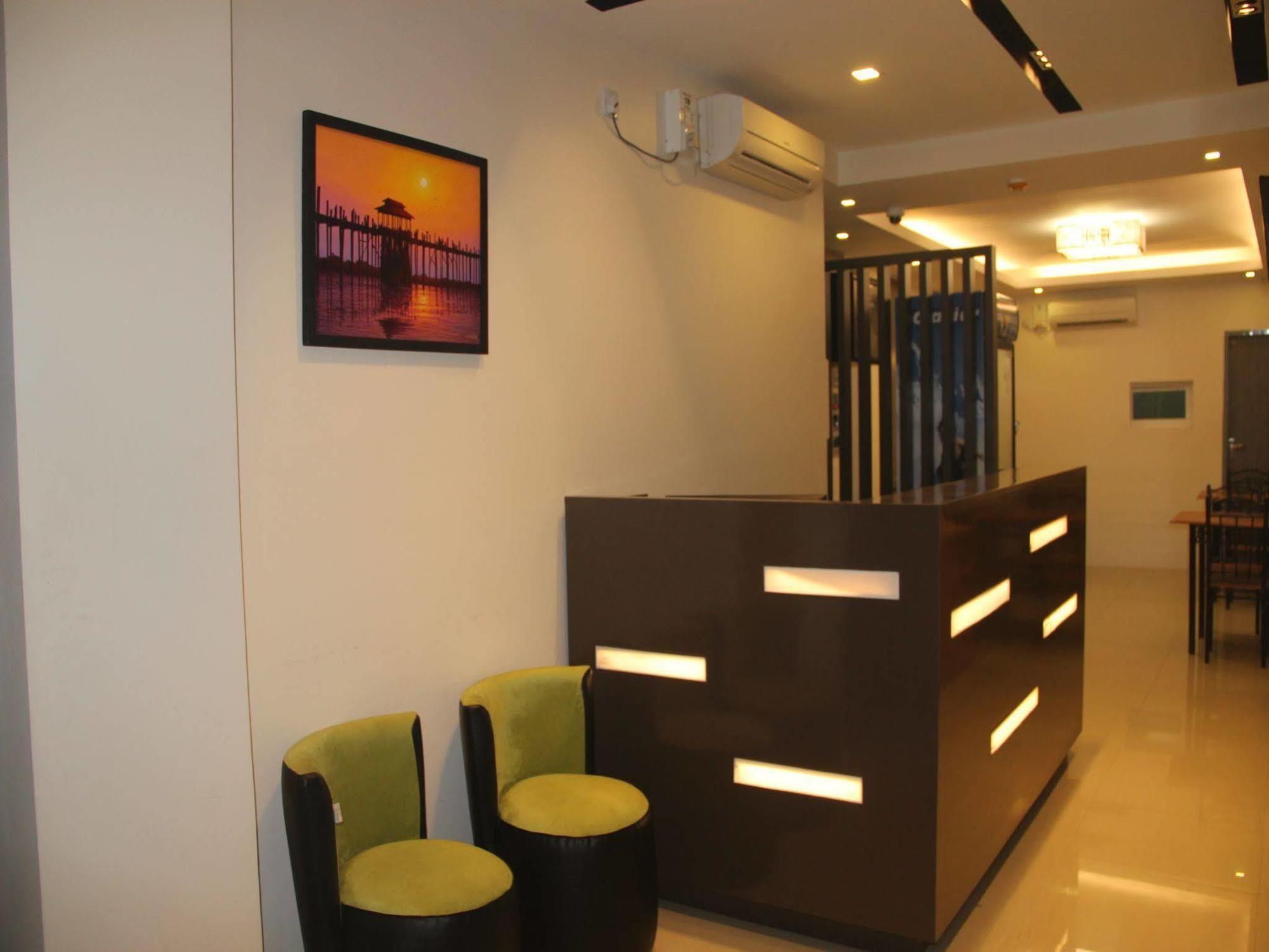 The Vibe Inn Yangon Ngoại thất bức ảnh