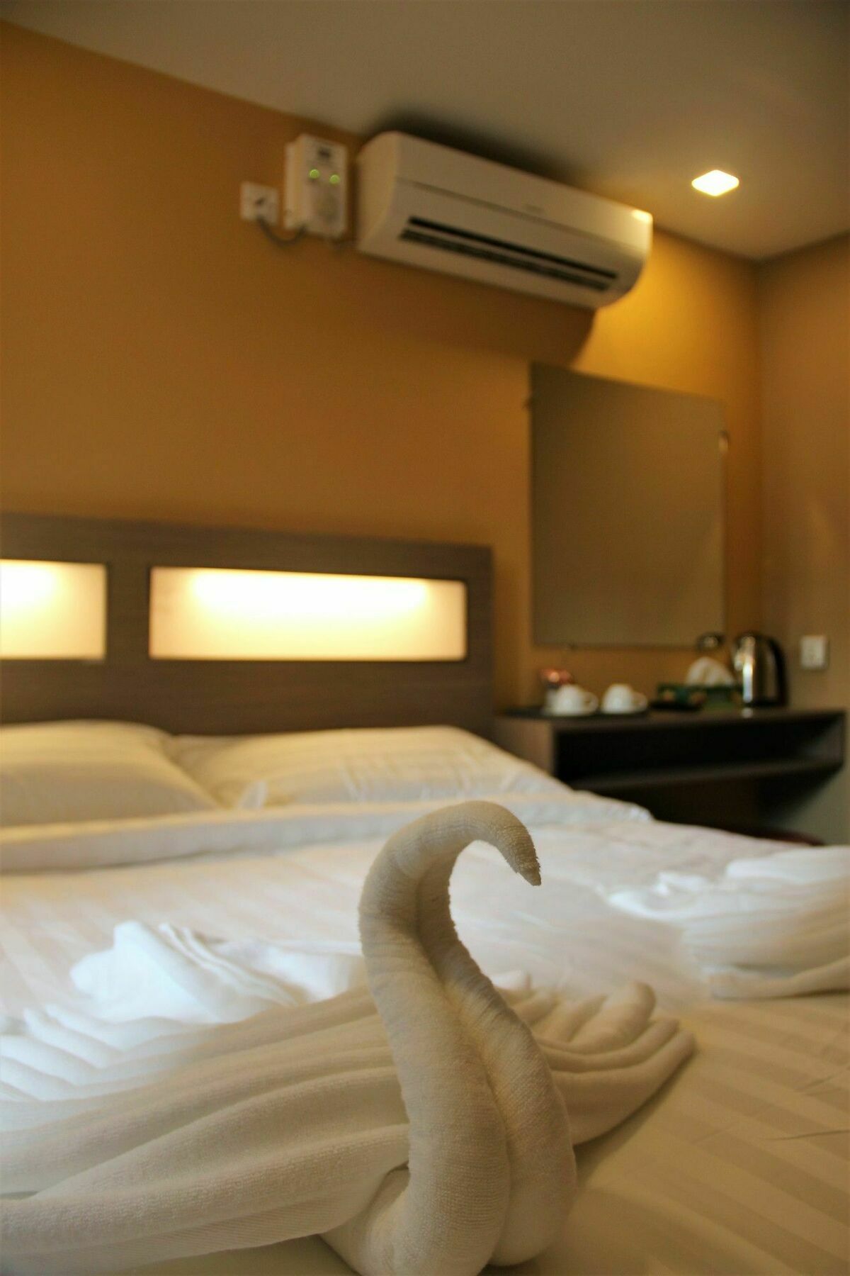 The Vibe Inn Yangon Ngoại thất bức ảnh